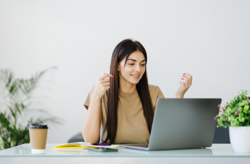 How Independent Professionals Can Better Manage Monthly Expenses