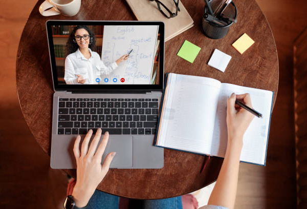 Why A Level English Tutors Online Are the Best Way to Improve Essay Writing Skills