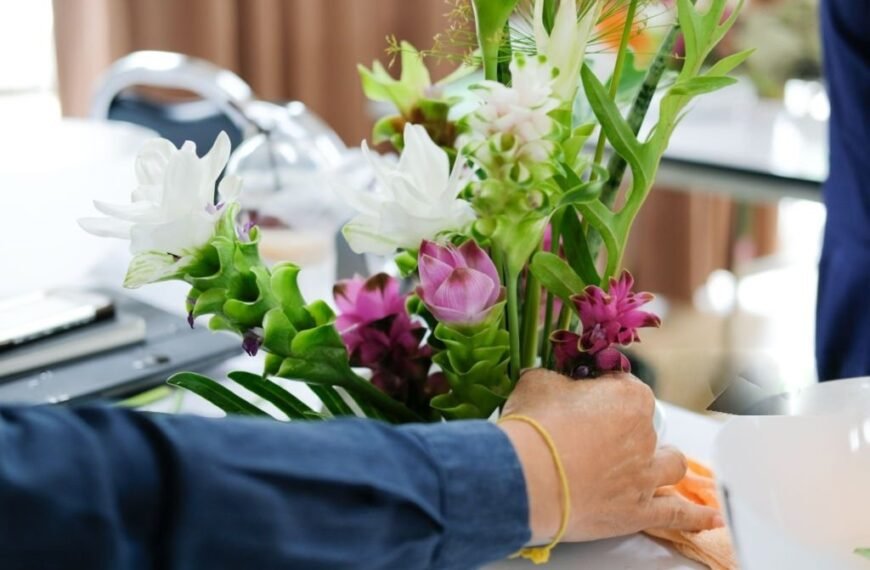 Why Corporate Flower Arrangements Are Essential for a Professional Office Environment